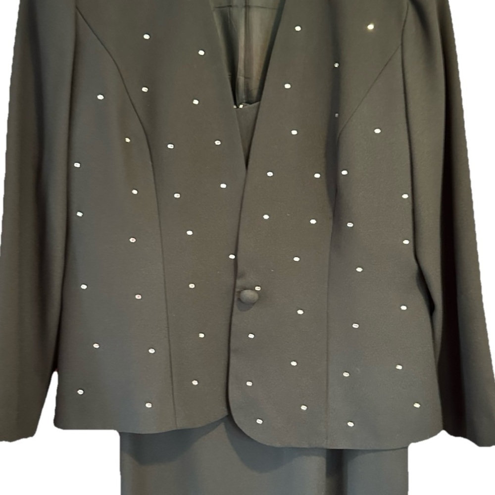 Chic Black Women's Maxi Dress with Jacket - Picture 2 of 15